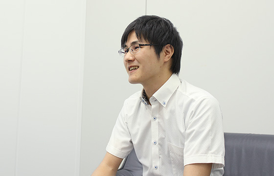 商品開発部 / 主任 清水翔太